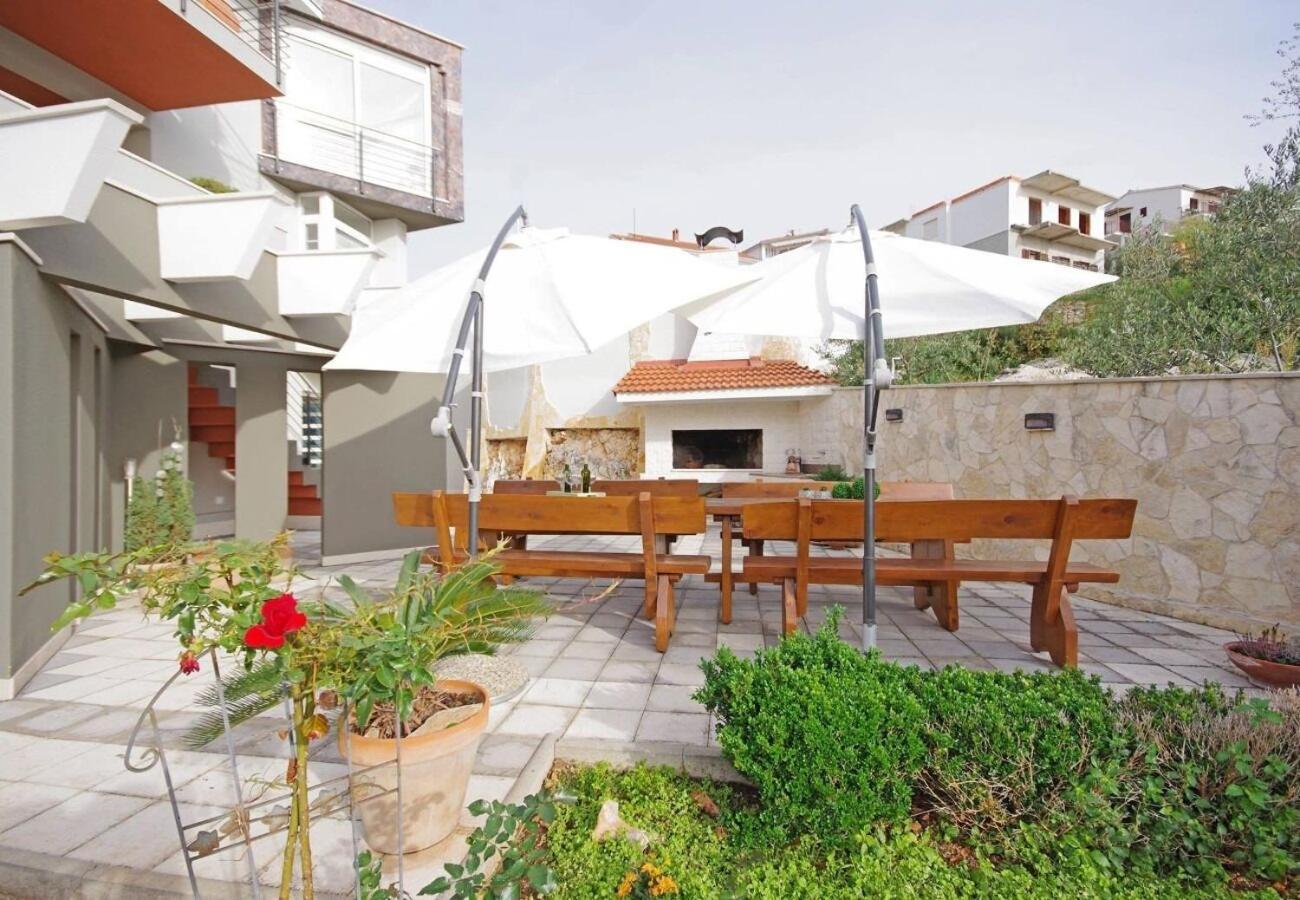 Apartments Javi - Free Private Parking Trogir Exterior photo