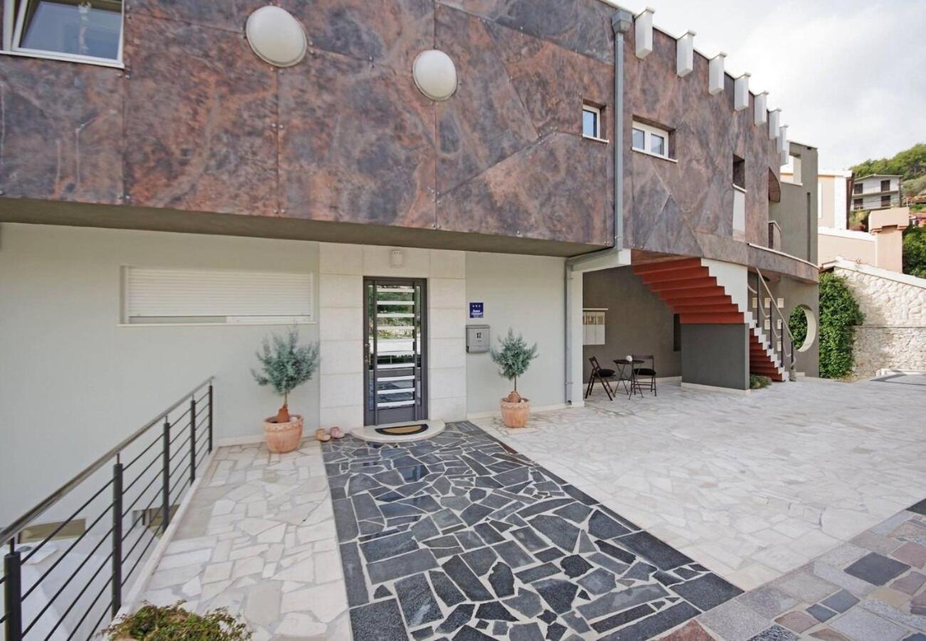 Apartments Javi - Free Private Parking Trogir Exterior photo